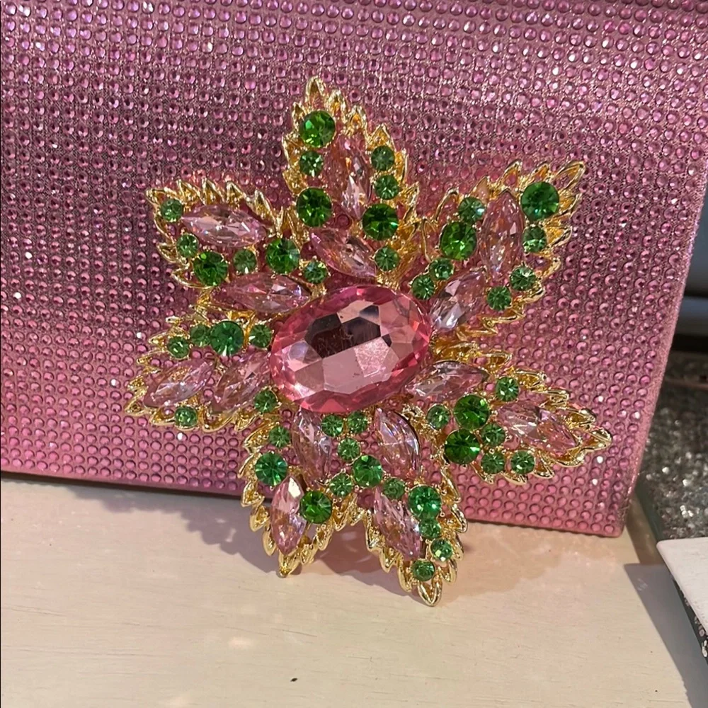 Elegant Pink and Green Floral Brooch - Picture 1 of 3